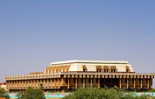 edifício do parlamento sudanês-assembleia nacional do sudão-cartum, sudão - republic of the sudan - fotografias e filmes do acervo