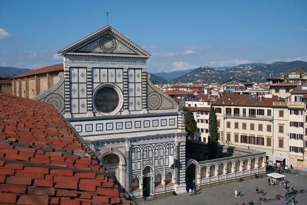 widok na plac santa maria novella we florencji - church of santa maria novella zdjęcia i obrazy z banku zdjęć