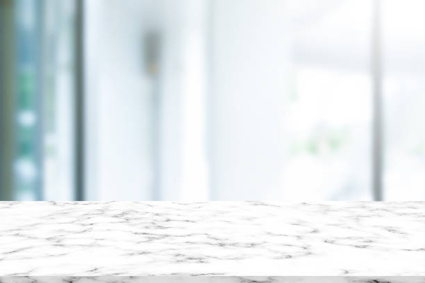 абстрактные размытые современные внутренние ванной фон с белым мрамором шаблон столешница для шоу, объявления, дизайн продукта на дисплее  - tiled floor ceramic floor model home стоковые фото и изображения