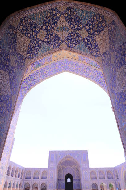 abbasi grande mosquée - spirituality famous place isfahan dome photos et images de collection