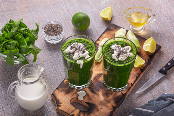 istock weight loss, detox, easy, healthy, breakfast, spinach, simple, kale, avocado, printable 1154833993