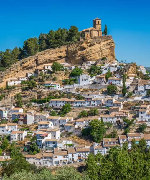 그라나다, 안달루시아 지방, 스페인의 아름 다운 마을 몬테 프리 오의 파노라마 광경. - seville sevilla house spain 뉴스 사진 이미지