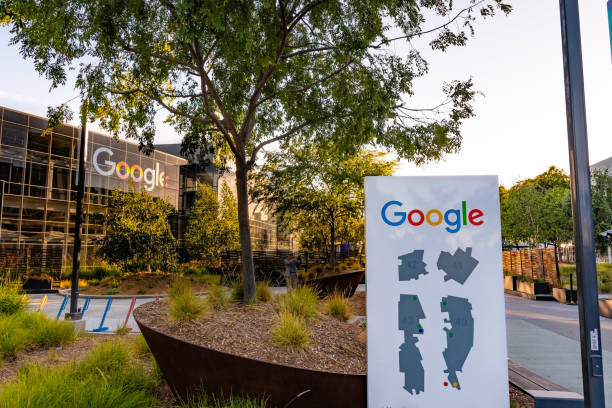 googleplex-karten-und bürogebäude am campus im silicon valley - google ads stock-fotos und bilder
