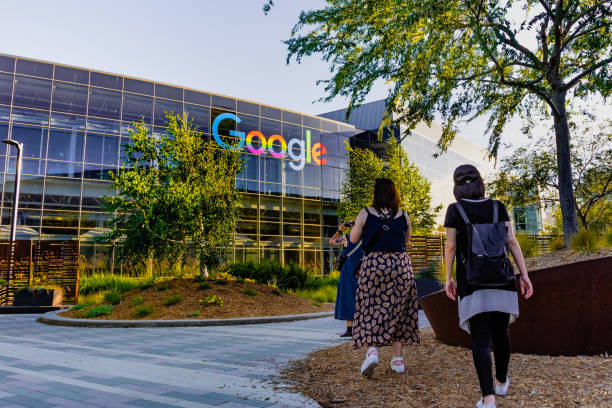 besucher des google-campus im silicon valley - google ads stock-fotos und bilder