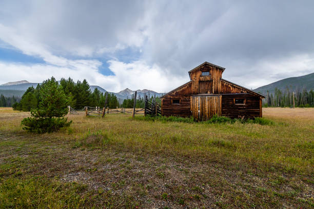 Exploring and photographing the various vista points that are found throughout Rocky Mountain National Park.