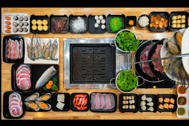 корейский барбекю, шабу шабу - shabu стоковые фото и изображения