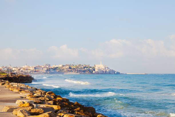 litoral de telavive e de jaffa (yaffo), vista panorâmico-israel - israel tel aviv skyscraper seascape - fotografias e filmes do acervo