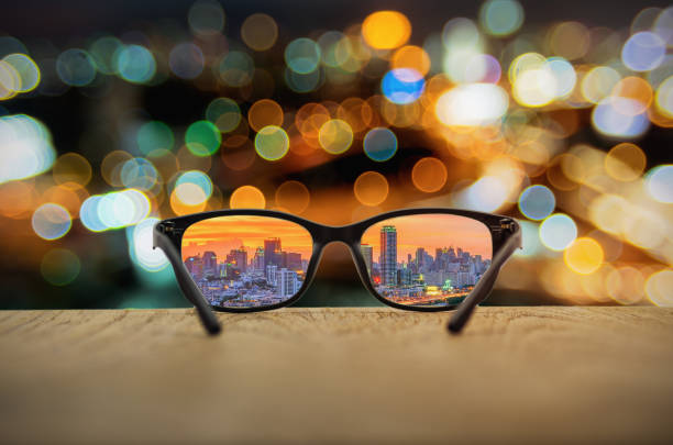 vidrios transparentes - looking eyesight optometrist focus fotografías e imágenes de stock
