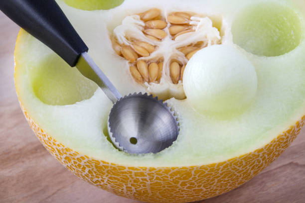 el melón y la fruta de cerca - melon balls fotografías e imágenes de stock