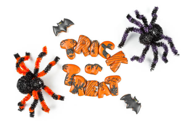 istock Halloween gingerbread cookie isolated on white 1154959788