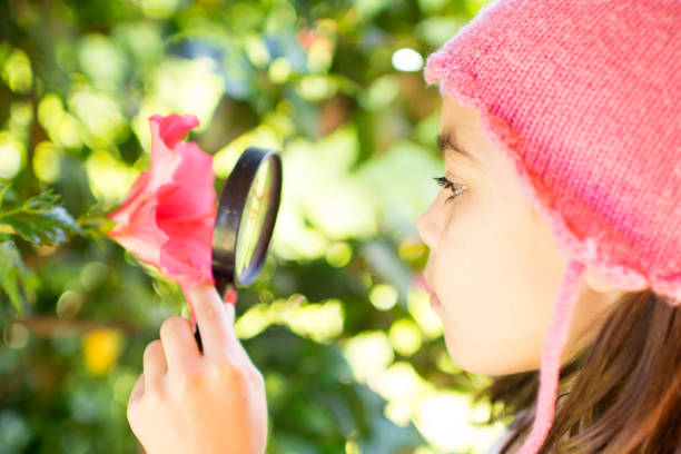 istock Girl With Flower 1154990293