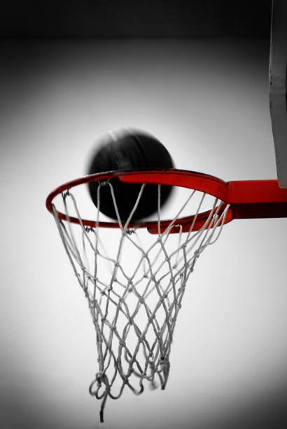 canestro da basket con punti di punteggio netti a sfera sport swish - basketball slam dunk basketball hoop sport foto e immagini stock