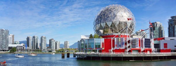 vancover centre-ville. - science world photos et images de collection