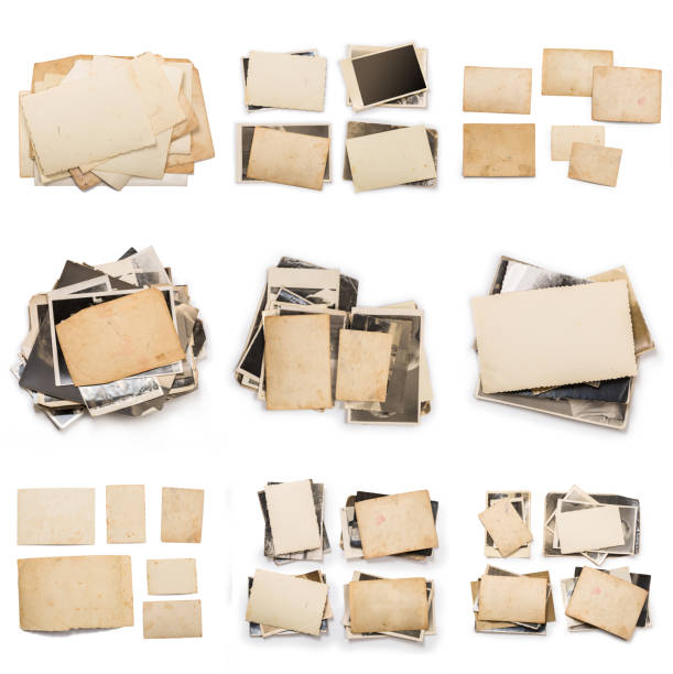 istock Old photo frame. Vintage paper. Retro card 1155039698