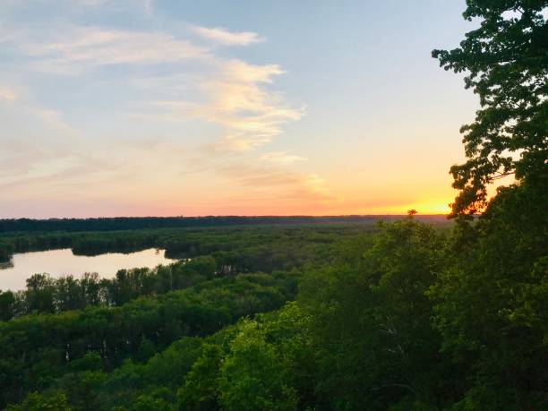 istock Mississippi River Sunset 1155054153