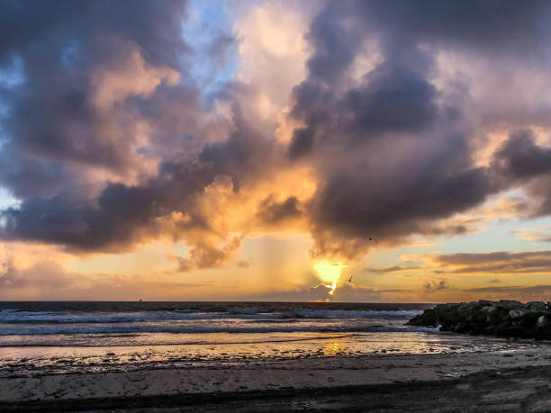 istock Winter sunset in Venice, CA with stormy clouds 1155085976