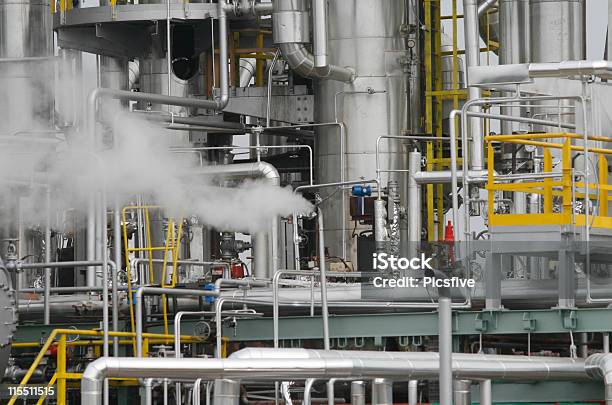 Indústria Petrolífera Exterior - Fotografias de stock e mais imagens de Ao Ar Livre - Ao Ar Livre, Calor, Cano