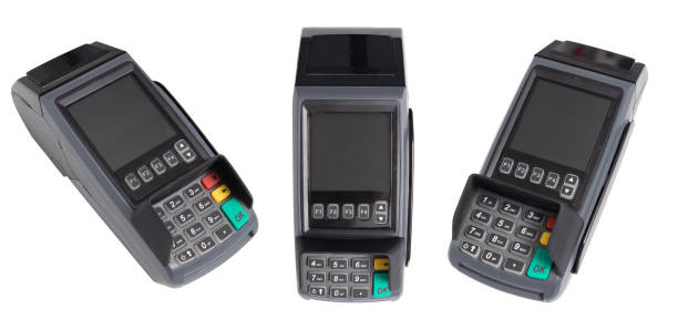 販売時点、クレジットカードリーダー決済端末。クリッピングパスで白い背景に分離された3側からクレジットカードのスワイプマシンのセット - chip and pin ストックフォトと画像
