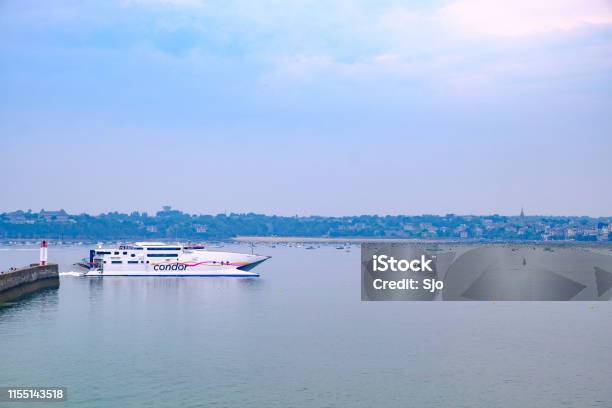 pension Stille og rolig forståelse High Speed Ferry Leaving The Port Of Saint Malo In France For Jersey And  Guernsey Stock Photo - Download Image Now - iStock