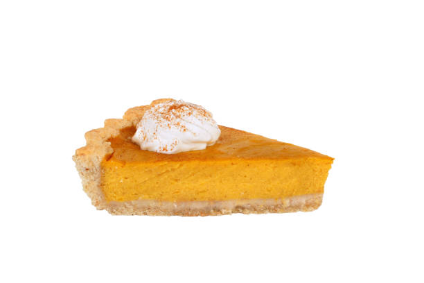 kawałek ciasta dyniowego wyizolowany na białym tle - pie pumpkin pie pumpkin portion zdjęcia i obrazy z banku zdjęć