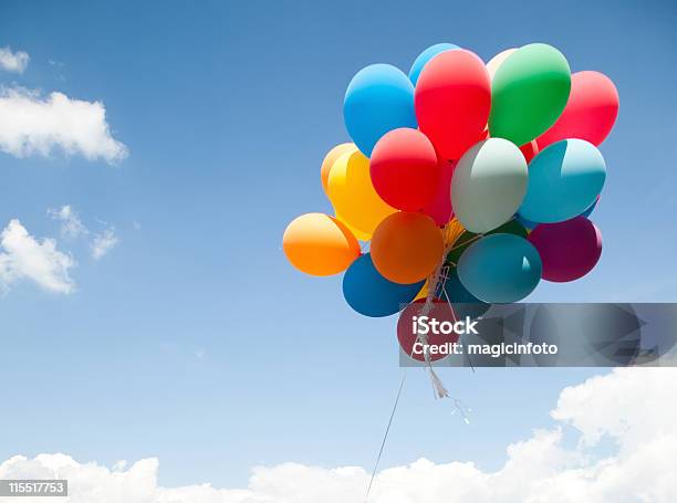 Bunte Ballons Stockfoto und mehr Bilder von Luftballon - Luftballon, Himmel, Groß