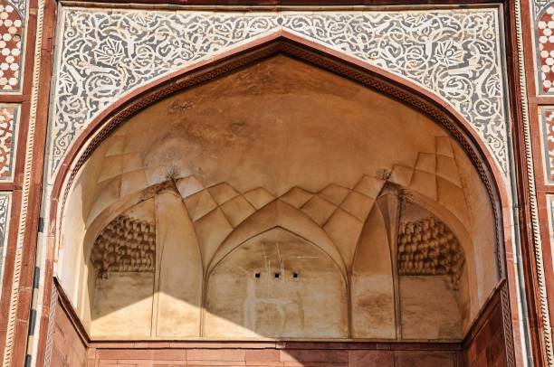 túmulo de akbar o grande no forte de sikandra em agra, uttar pradesh, india - akbar the great - fotografias e filmes do acervo