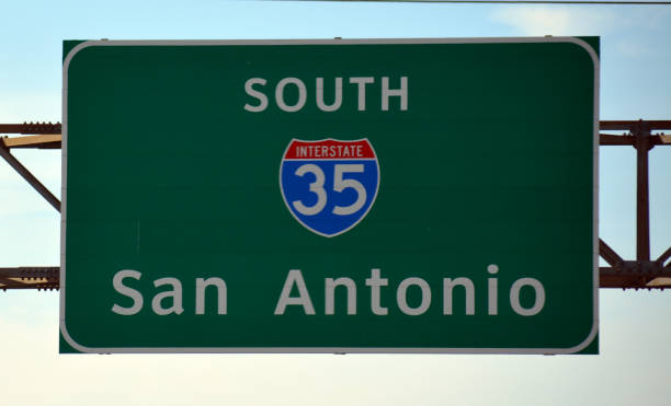 istock San Antonio 35 Sign 1155215712