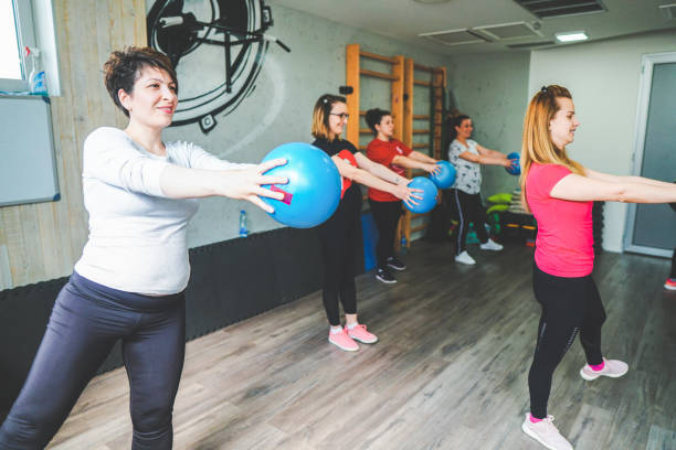 istock Group of pregnant women training 1155222772