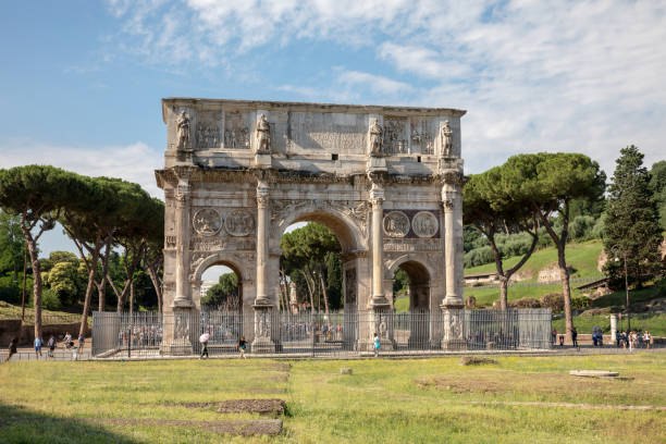 istock Triumphal Arch of Constantine in Rome 1155229408
