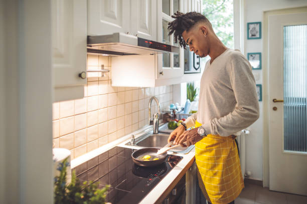 na cozinha - exhaust fan - fotografias e filmes do acervo