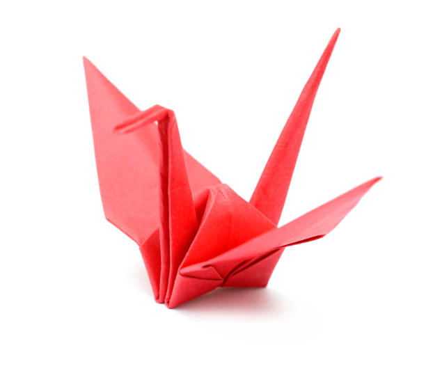origami czerwony ptak papier na białym tle - japan isolated origami red zdjęcia i obrazy z banku zdjęć