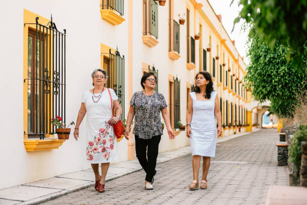 istock Senior friends Traveling Mexico 1155280314