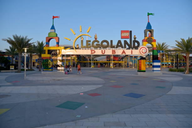 dubai parques y resort, dubai, emiratos árabes unidos, mayo 24, 2019, incluido legoland, riverland, motiongate y bollywood parks dubai, dubai, emiratos árabes unidos - legoland fotografías e imágenes de stock