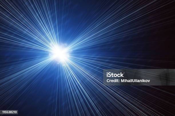 Bright Flash Su Un Sfondi Blu - Fotografie stock e altre immagini di Astratto - Astratto, Aureola - Simbolo, Bianco
