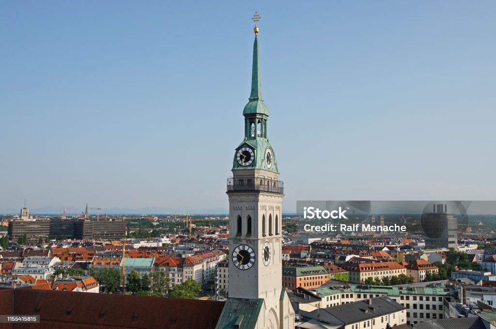 Die Pfarrkirche St. Peter Turm am Marienplatz. München, Bayern Deutschland. - Lizenzfrei 2019 Stock-Foto