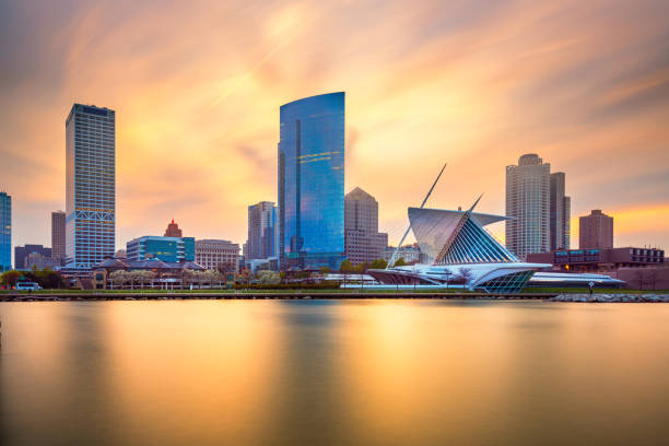 Milwaukee, Wisconsin, USA downtown city skyline on Lake Michigan Milwaukee, Wisconsin, USA downtown city skyline on Lake Michigan at twilight. milwaukee buildings stock pictures, royalty-free photos & images