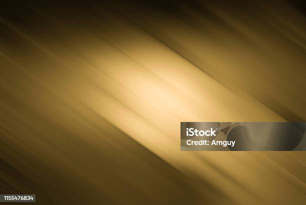 Foto de O Fundo Preto Do Ouro Com Superfície Mais Escura Tem Uma Gradação Macia Com As Linhas Cinzentas E Brancas Diagonais Claras Da Tecnologia Bonitas e mais fotos de stock de Abstrato