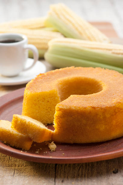 Bolo de Fubá Molhadinho Fácil e Delicioso - receita deliciosa profissional - passo 1