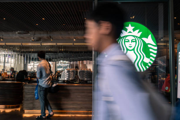стокові фото, фото роялті-фрі та зображення на тему кав'ярня starbucks - кавярня