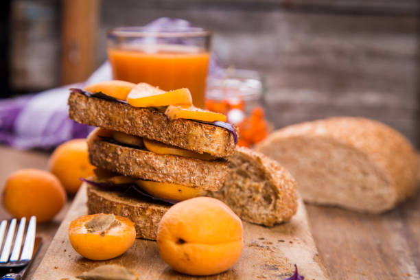 sandwich with apricot