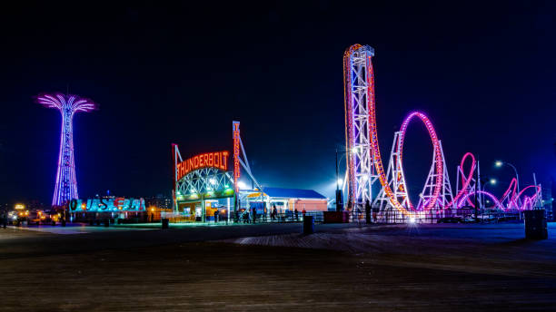 ilha de coney na noite - luna park - fotografias e filmes do acervo