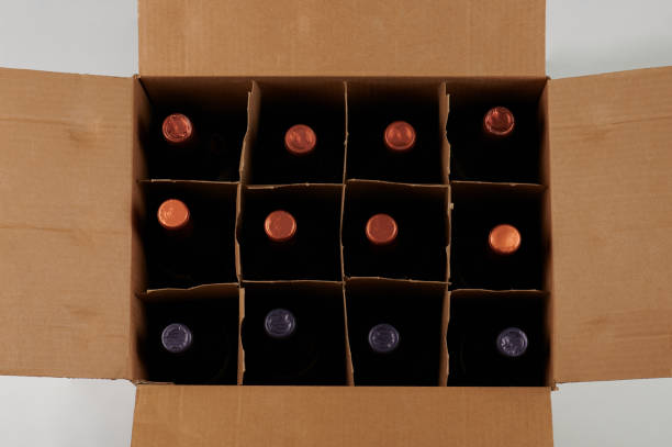 wine bottles in open case - drink carton imagens e fotografias de stock