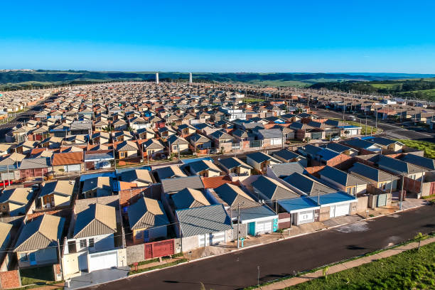 vista aérea de casas padronizadas do programa minha casa minha vida do estado de são paulo, brasil - southeastern region sao paulo state sao paulo brazil - fotografias e filmes do acervo