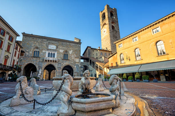 베 르 가모 구시가지, 이탈리아 - tourism town square tower cityscape 뉴스 사진 이미지