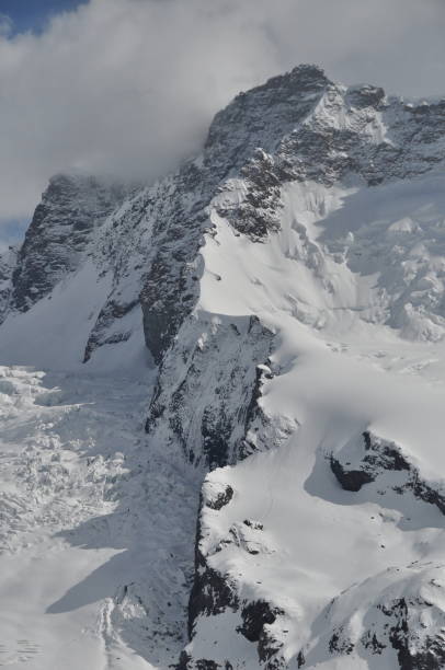 istock 2016 Matterhorn/Zermatt mountains 5/16 1155643643