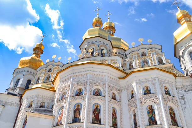 chiesa ortodossa kyiv-pechersk lavra - kyiv orthodox church dome monastery foto e immagini stock