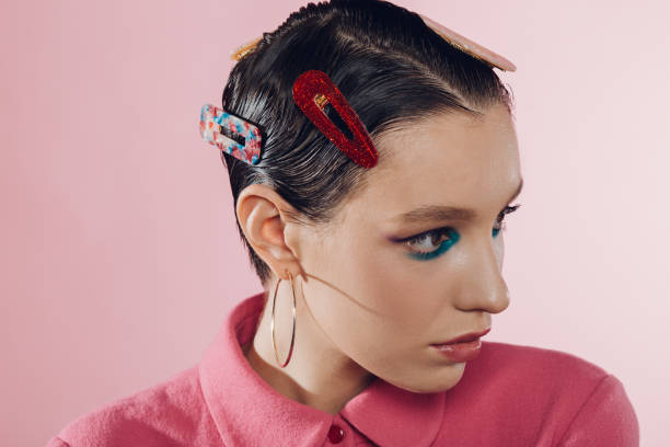 trend 2019 - spinka do włosów (barrette, spinka do włosów) - hair clip zdjęcia i obrazy z banku zdjęć