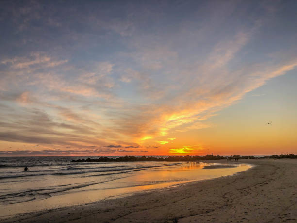 istock Gorgeous sunset over the pacific ocean in Venice, CA 1155740227