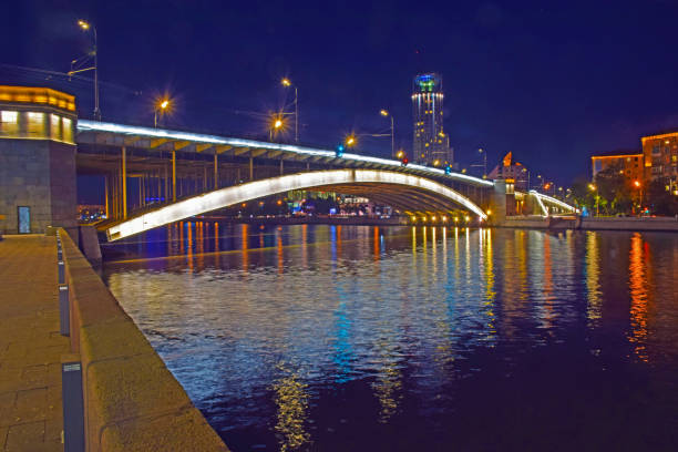 istock Krasnokholmsky bridge at night 1155742215