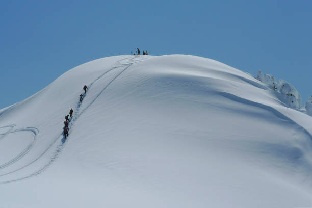 istock Snowshoeng Huntoon Point, Mount Baker 1155766841